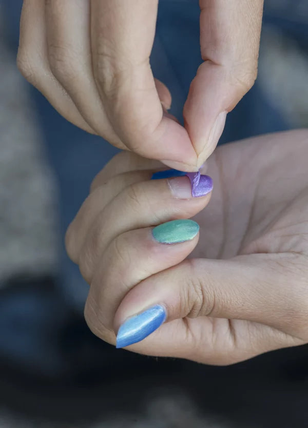 Vernis à ongles à base d'eau - Paillettes violettes