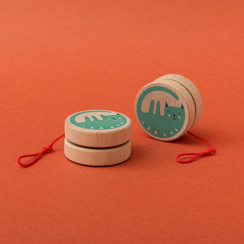 Cat Yoyo