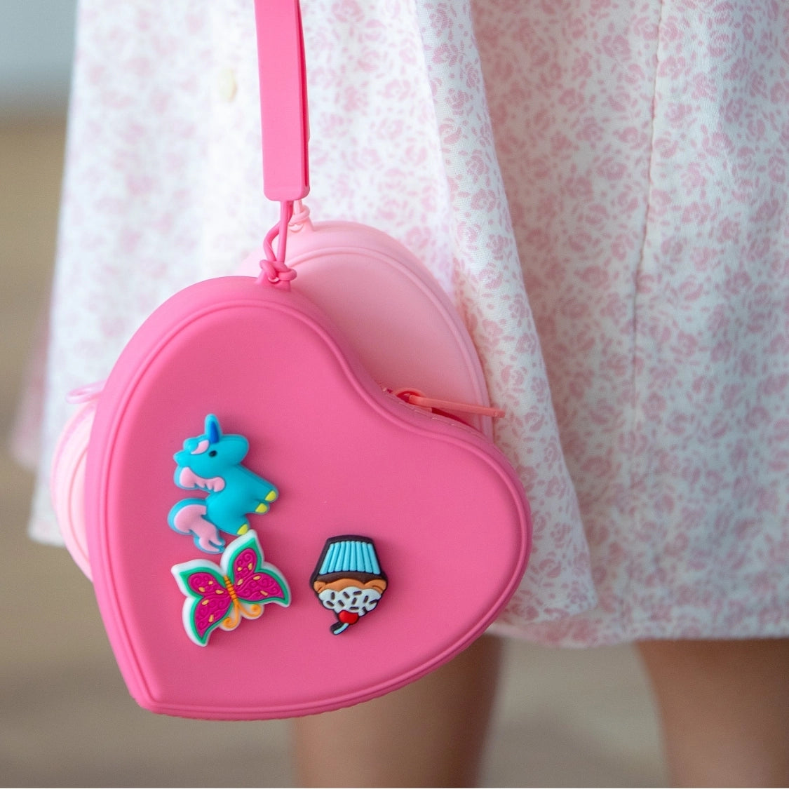 Perforated Pop & Clip Pouches - Heart Shape Pink